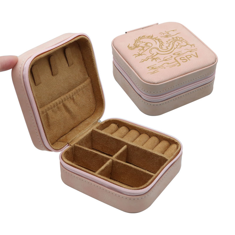 4×4 Lazerlenebilir Suni Deri Seyahat Mücevher Kutusu Bronz Astarlı 4×4 Lazerlenebilir Suni Deri Seyahat Mücevher Kutusu Bronz Astarlı
